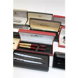 Collection of pens, including four fountain pens, two ballpoint pens and a silver propelling pencil, all by Sheaffer, Cross fountain pen, other pens and writing instruments