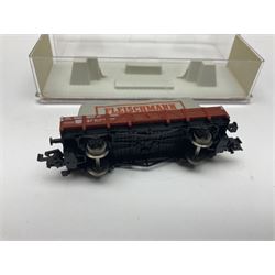 Fleischmann ‘N’ gauge ‘Piccolo’ - sixteen carriages, wagons and cars comprising nos. 8051, 8052, 8055, 8064, 8119K, 8127, 8128, 8129, 8202, 8211, 8224, 8240, 8281, 8301, 8500, 9372; along with Minitrix N503 Shock Van and 13576 6 ton Mineral Wagon; boxed and loose (18) 