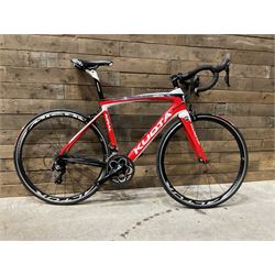 Kuota Kiral carbon fibre road bike, 22 speed