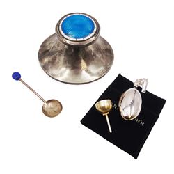 Edwardian silver capstan inkwell, with guilloche enamel silver cover, Birmingham 1909, maker's mark indistinct, together with a Penhaligons silver scent bottle on chain and a silver coffee bean spoon, capstan inkwell H5.5cm