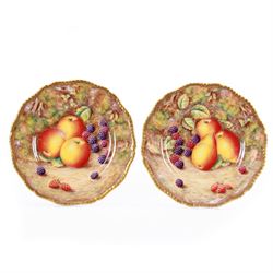 Pair of mid/late 20th century Royal Worcester cabinet plates decorated by Peter Love, each...