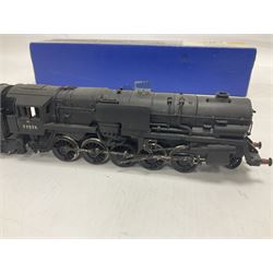 ‘00’ gauge - kit built S&DJR/LMS/BR 2-8-0 no.53807 steam locomotive and tender, finished in BR black with DJH Models box; with further kit built Standard Class 9F 2-10-0 steam locomotive and tender no.92026 finished in BR black (2) 