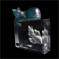 Daum crystal and pâte de verre sculpture modelled as a cat seated atop an aquarium, with intaglio engraved fish, H13.5cm 