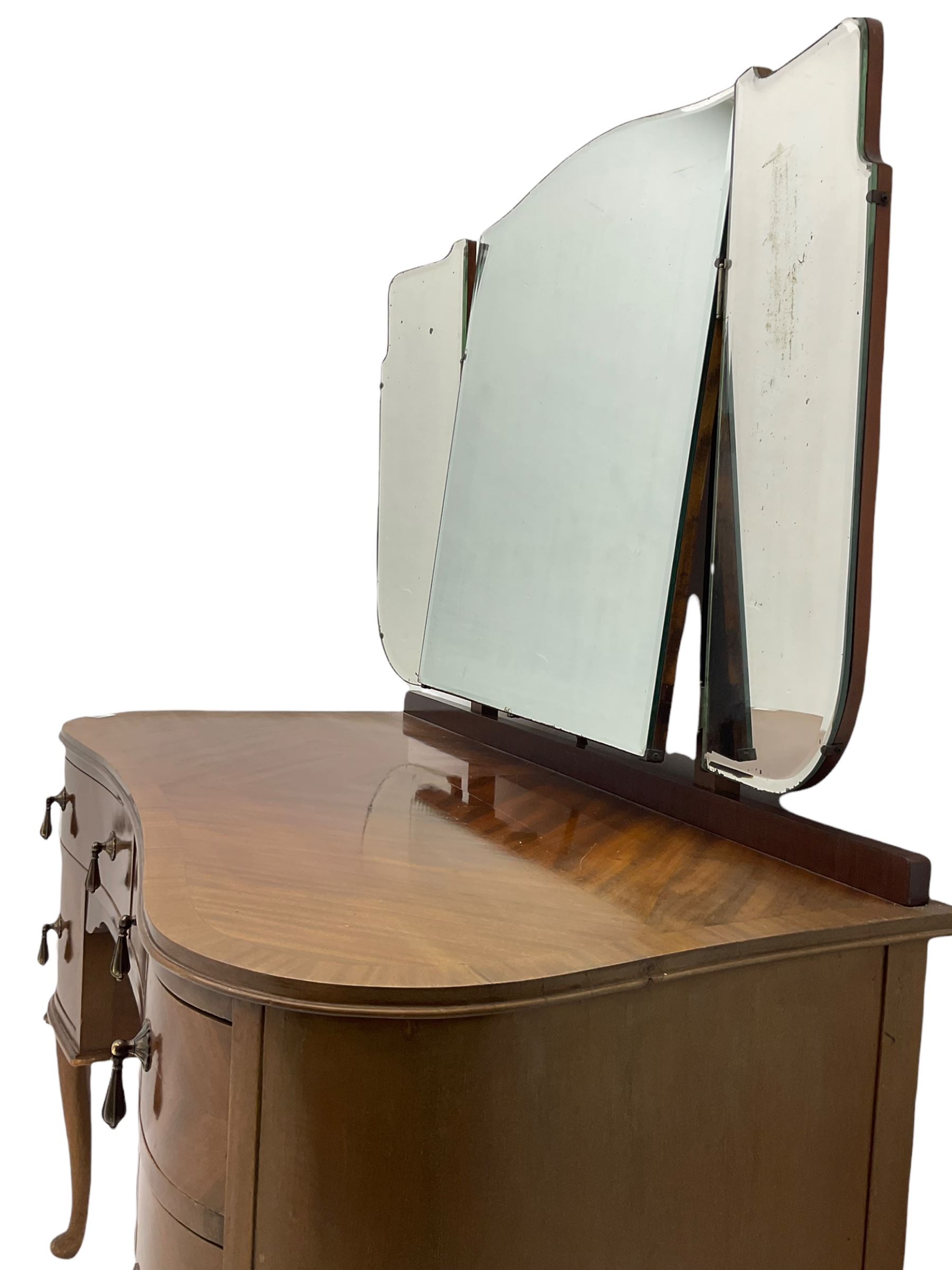 Mid-20th century kidney shaped mahogany dressing table, raised triple mirror back, fitted with four drawers, on cabriole supports