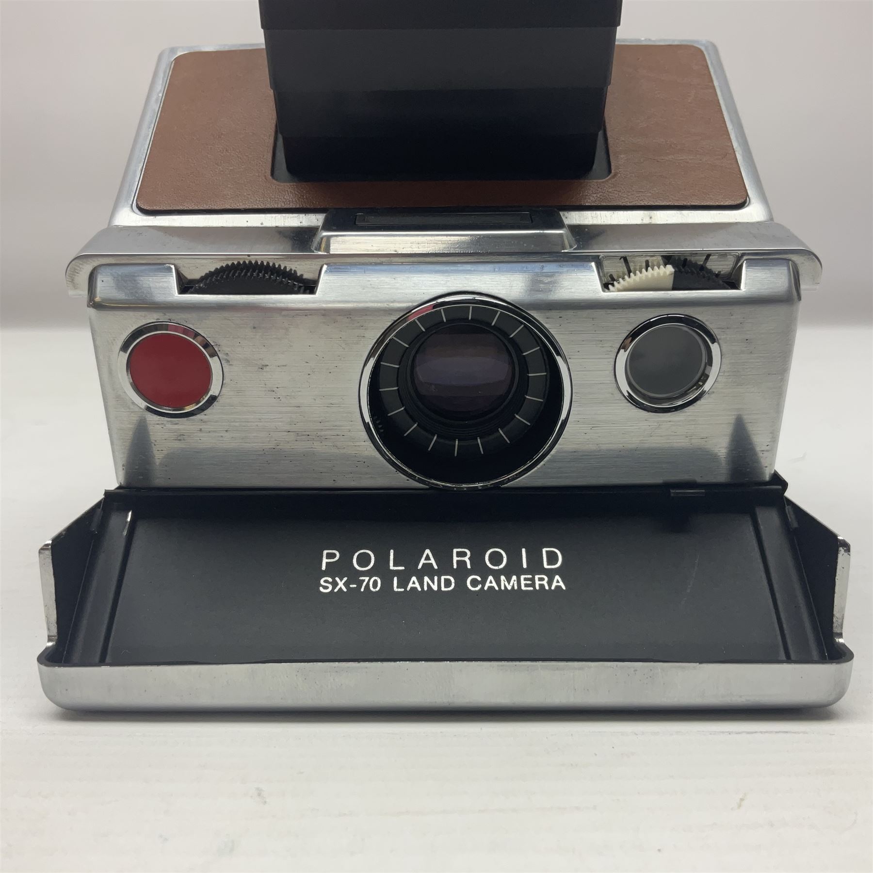 Polaroid SX-70 Land camera, with original packaging, together with Kodak pocket Instamatic 300, in original case  