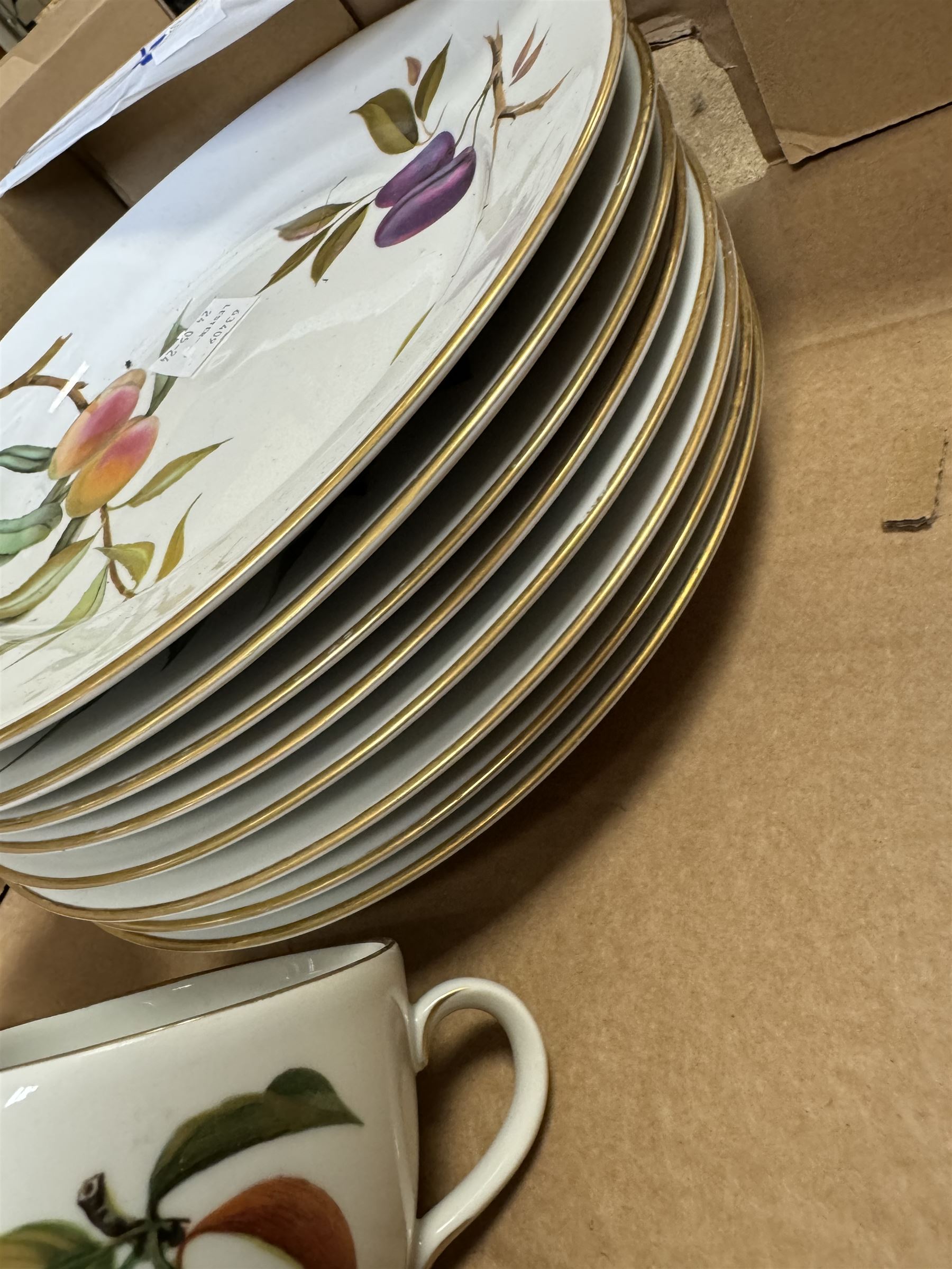 Royal Worcester Evesham pattern part tea and dinner service, including teapot, eight dinner plates, eight side plates etc 