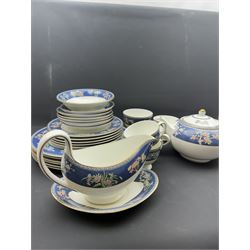 Wedgwood Blue Siam pattern tea and dinner service, including teapot, milk jug, open sucrier, six teacups and saucers, six dinner plates etc 