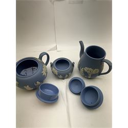 Wedgwood Jasperware tea and coffee wares, comprising teapot, coffee pot, milk jug, covered sucrier, coffee can and saucer and teacup and saucer 