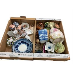 Coalport shell vase, together with a planter, covered jars and other ceramics, in four boxes 