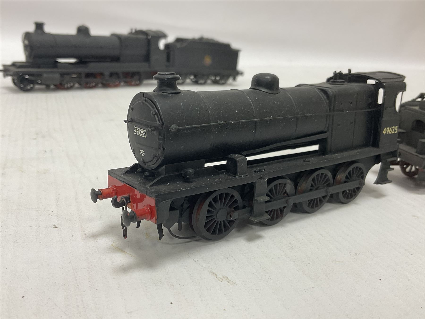 ‘00’ gauge - three kit built steam locomotive and tenders comprising LNER Class P1 2-8-2 no.2394 finished in black; Class 7F 0-8-0 no.49625 in BR black; Class O4 2-8-0 no.63800 in BR black (3) 