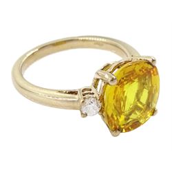 18ct gold three stone yellow sapphire and round brilliant cut diamond ring, hallmarked, yellow sapphire approx 5.20 carat